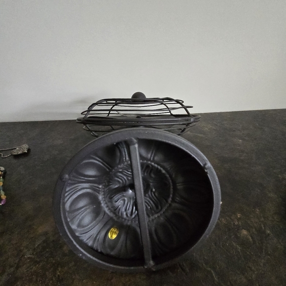 Vintage Style Black Metal Fan DECORATIVE Only. - Picture 7 of 7